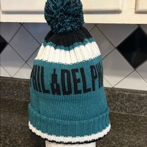 Stylish Knit Pom-Pom Beanie - Teal and Black